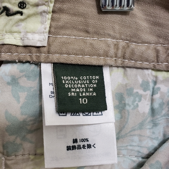 Eddie Bauer khaki Y2K cargo shorts with white stitching detail woman's size 10 - Picture 9 of 10